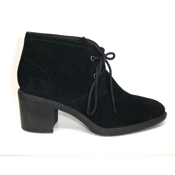 Clarks Shoes - Clarks Suede Scene Boots Size 9 Chunky Heel Lace Up shoes